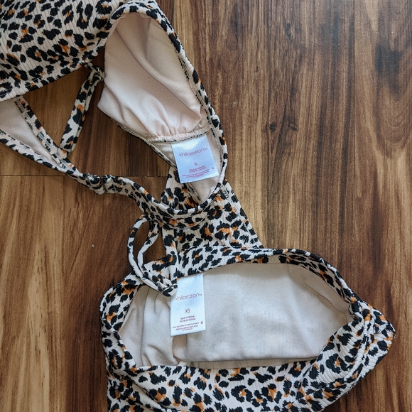 Xhilaration Swimsuit - Picture 3 of 3